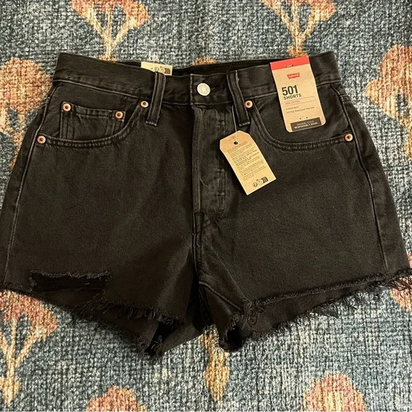 SOLD SOLD NWT Levi 501 High Rise Shorts - Picture 4 of 6